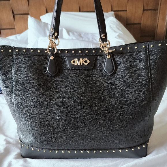 Michael Kors Devon Extra-Large Studded Pebbled Leather Tote Bag Black Purse $558 - Picture 3 of 16